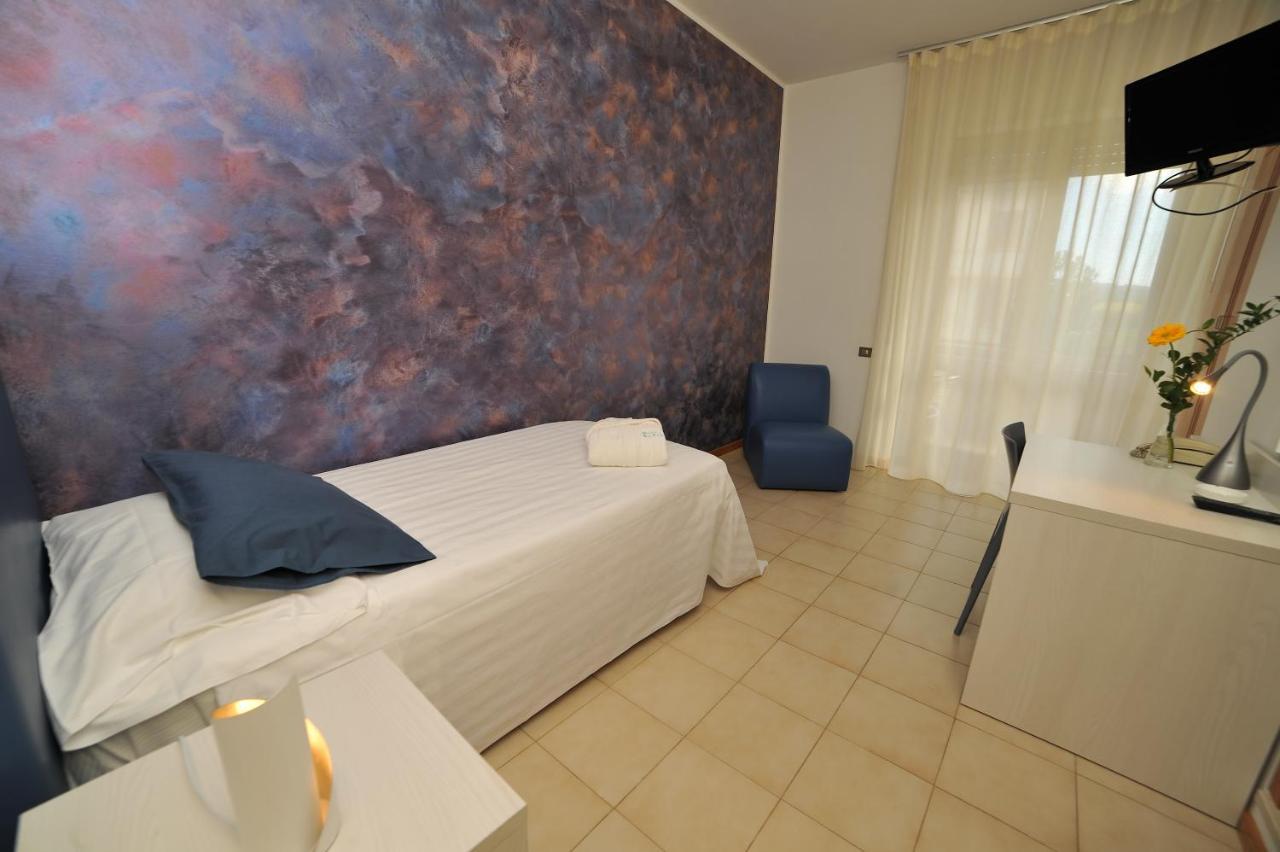 Hotel San Crispino Morrovalle Exterior foto